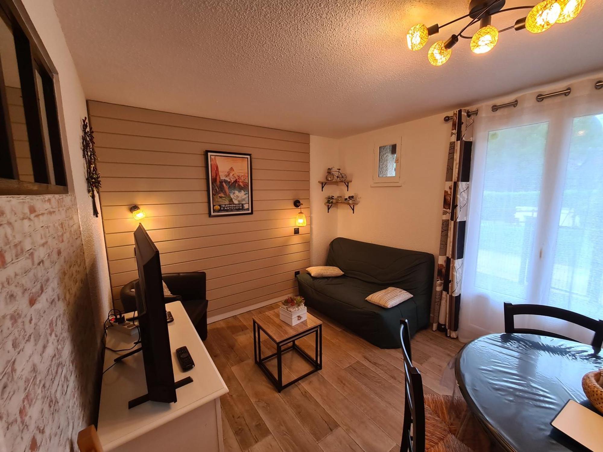Escapade Montagne En Famille, Appartement Cosy Avec Piscine Couverte Bielle Eksteriør bilde