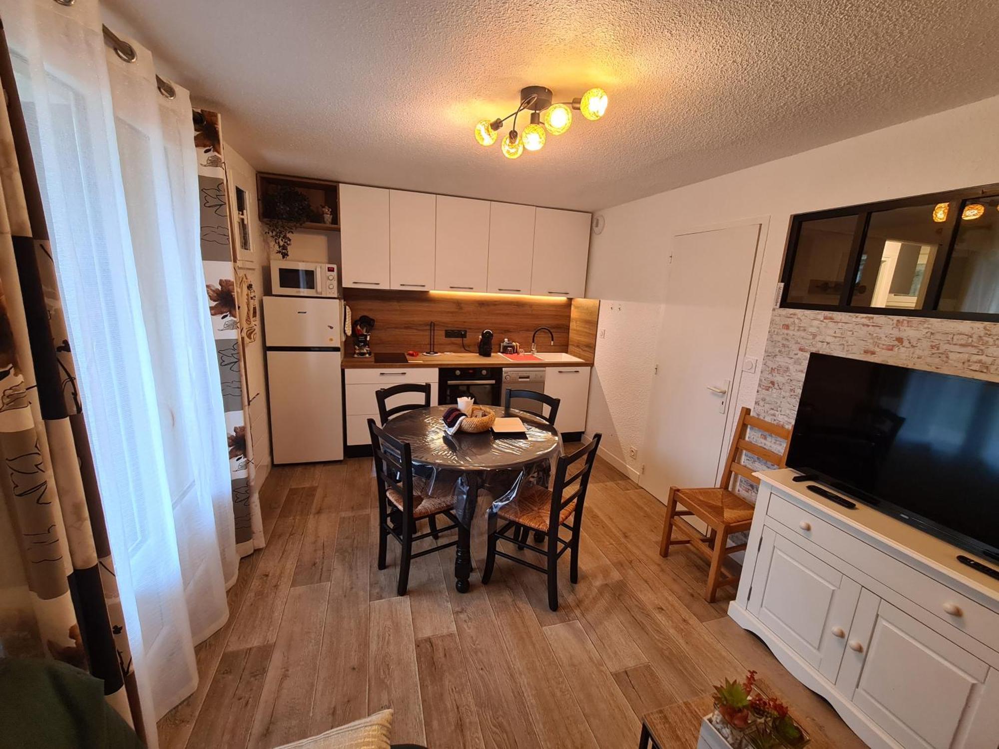 Escapade Montagne En Famille, Appartement Cosy Avec Piscine Couverte Bielle Eksteriør bilde